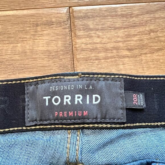 Torrid Premium Jeans Women's Size 20R Sky High Skinny Dark Wash - Picture 3 of 9